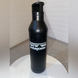 Patagonia Miir 23 Oz Water Bottle Black with White Logo Design
